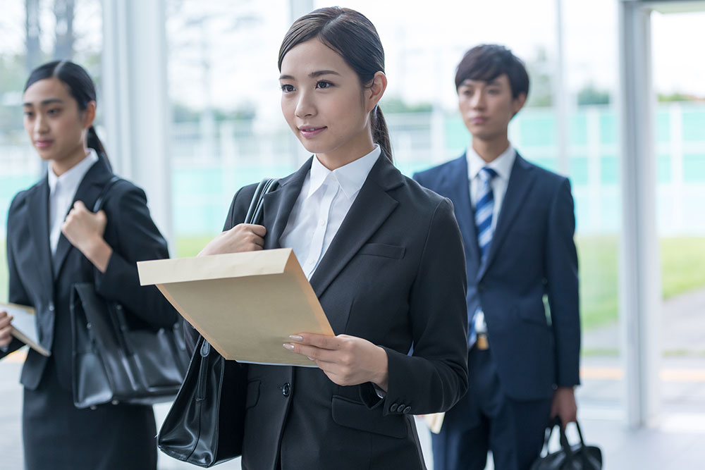合同説明会に参加する意味はある?参加する目的や賢い回り方、服装について 合同説明会に参加する意味はある?参加する目的や賢い回り方、服装について