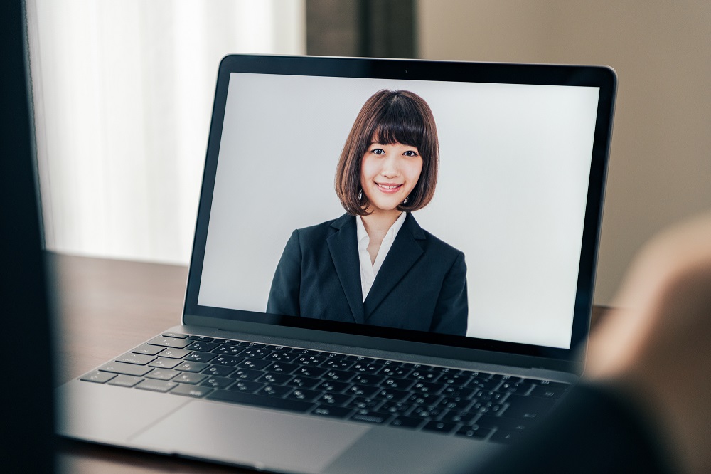ここだけは押さえたいWeb面接の就活メイクポイント